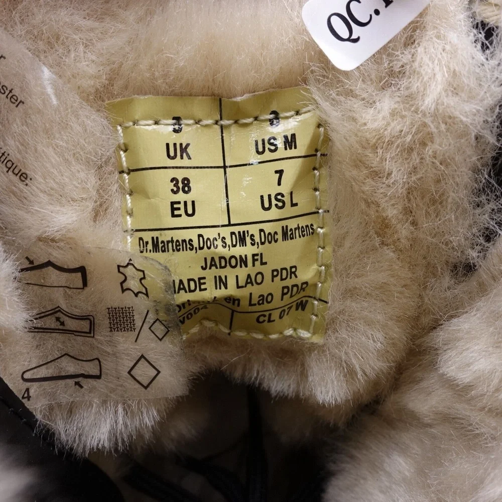 NEW Dr. Martens Women's Jadon Faux Fur Lined 8 Eye Platform Water Resistant Boot - Picture 11 of 12